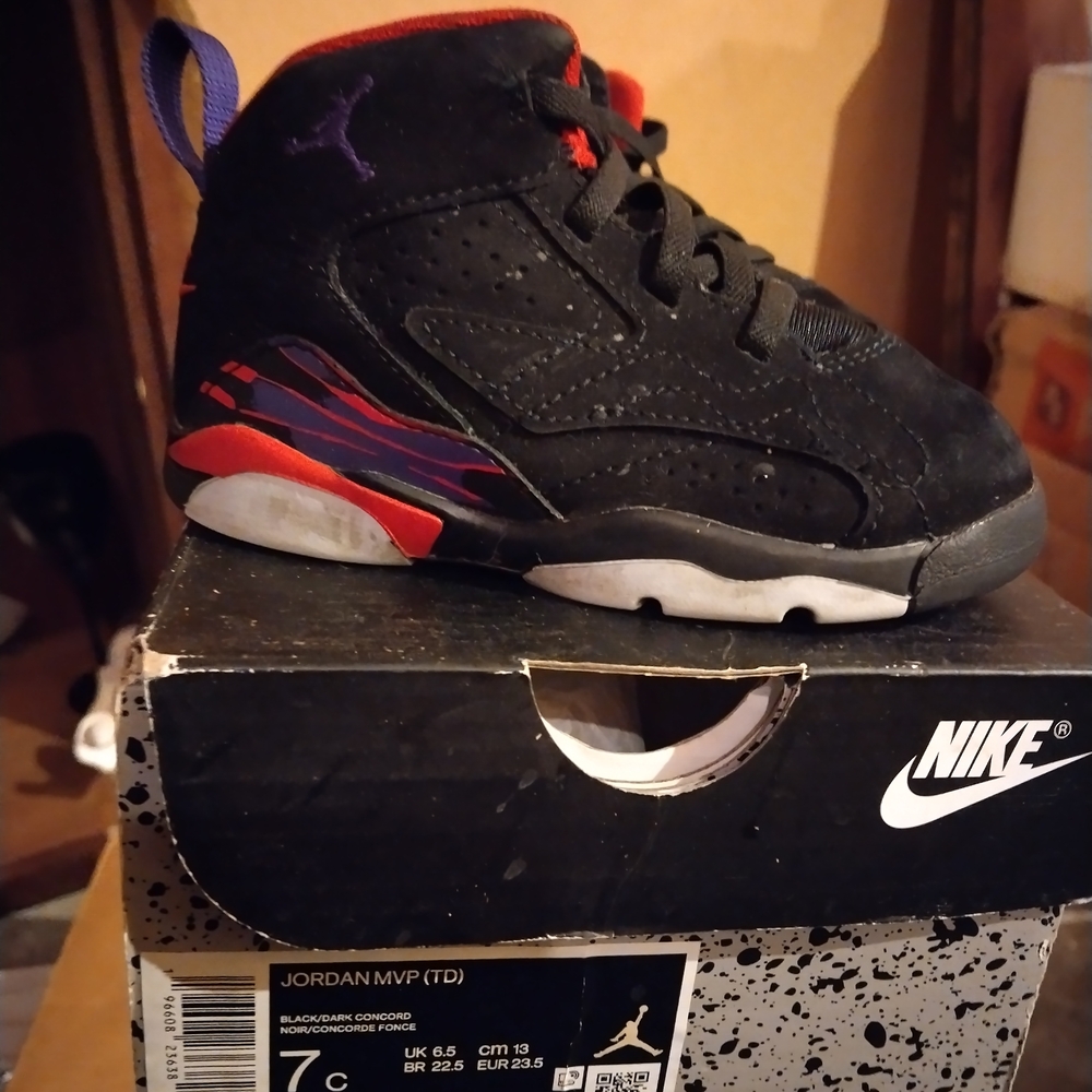 Jordan MVP Nike Kids Black and Red Sneakers with Purple Accents
